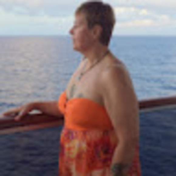 Meet your Posher, Kathy - Picture 1 of 1